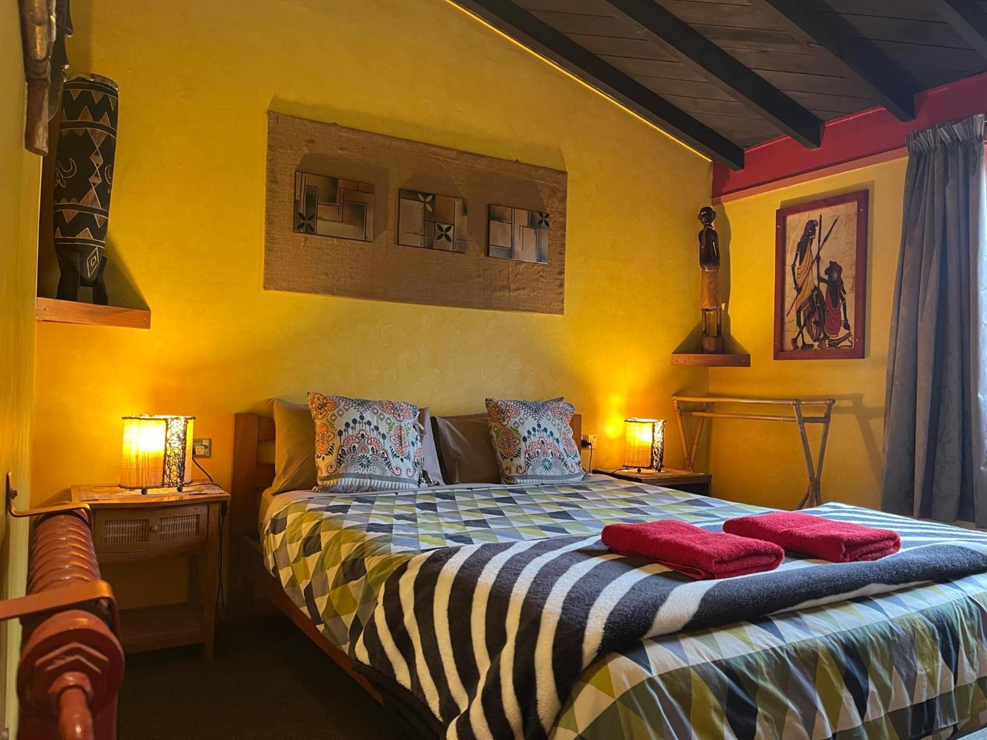 Global Village Travellers Lodge Греймут Экстерьер фото Guest room at the hotel